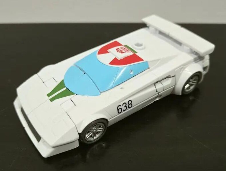 Image Of G1 Wheeljack In Hand Generations Autobots Multipack Figure  (16 of 17)